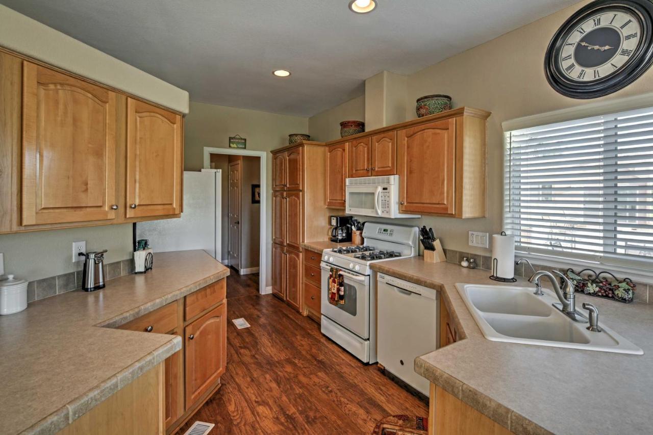 Rivers Edge Golf Condo With Beach Access And Patio! Needles Exterior foto